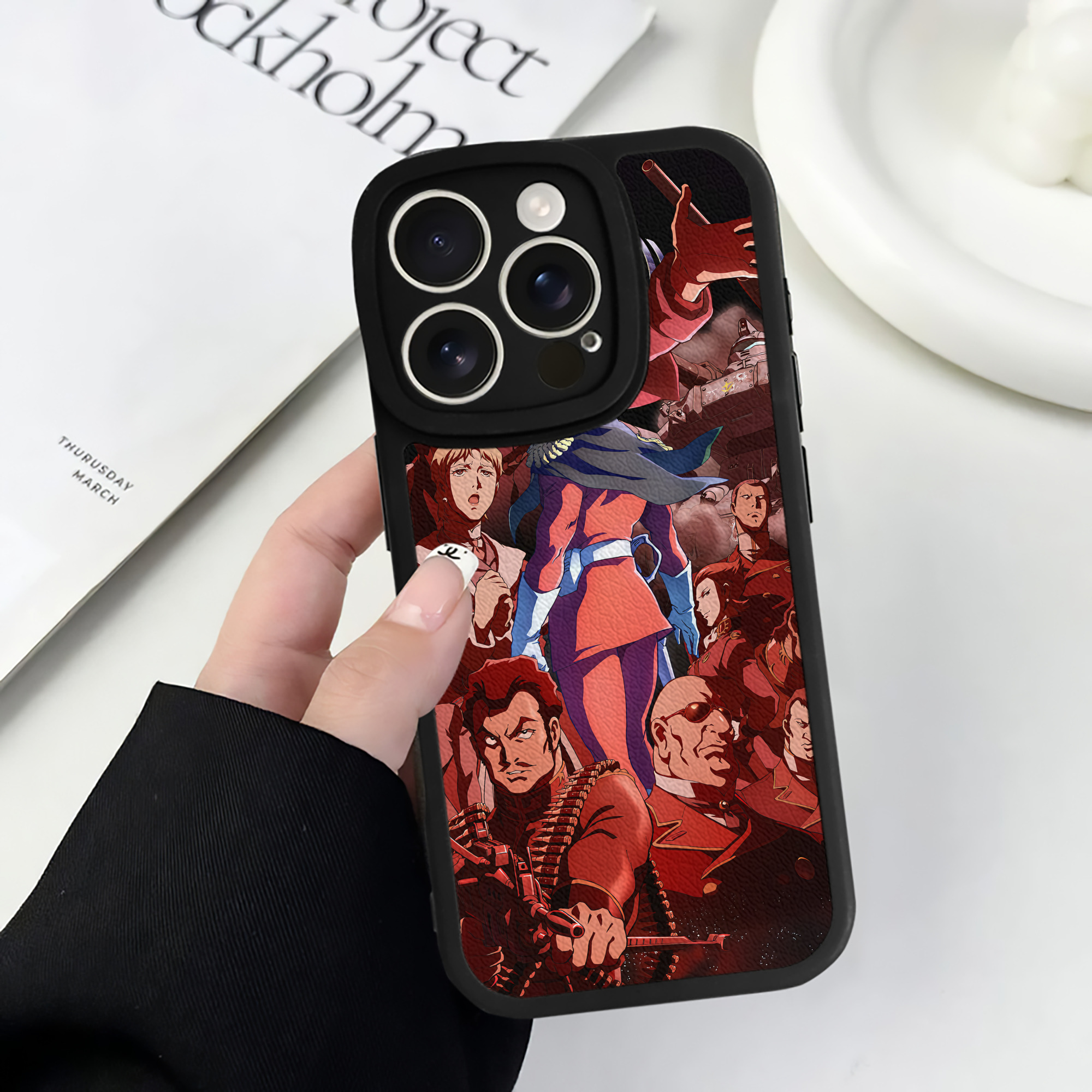 （画像用） 機動戦士ガンダム Mobile Suit Gundam 【iPhone 16シリーズ対応】シリコンスマホケース（レザー調） 材質：シリコン